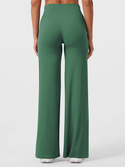 Essential Relaxed Straight Pants