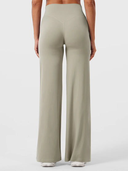 Essential Relaxed Straight Pants